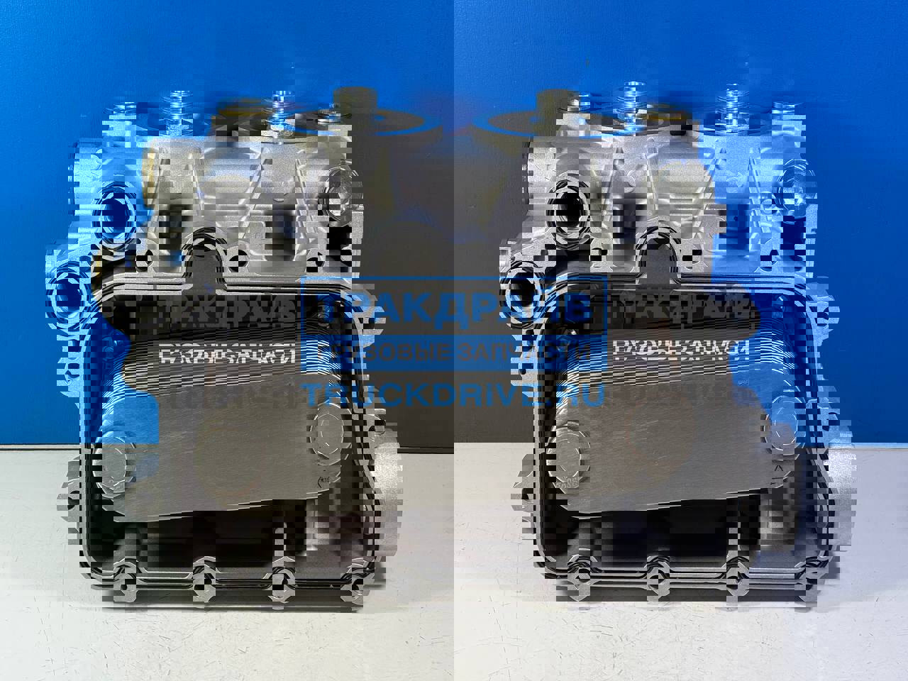 Фото SANY 160299000049A масляный радиатор для грузовиков Sany D13C6T6.6.2.1