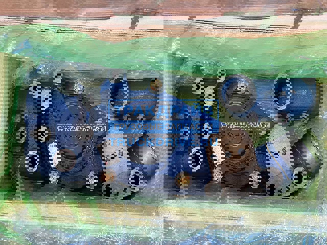 Фото SHACMAN 1000873618 насос водяной для SHACMAN X3000 с мотором WP12 WP13