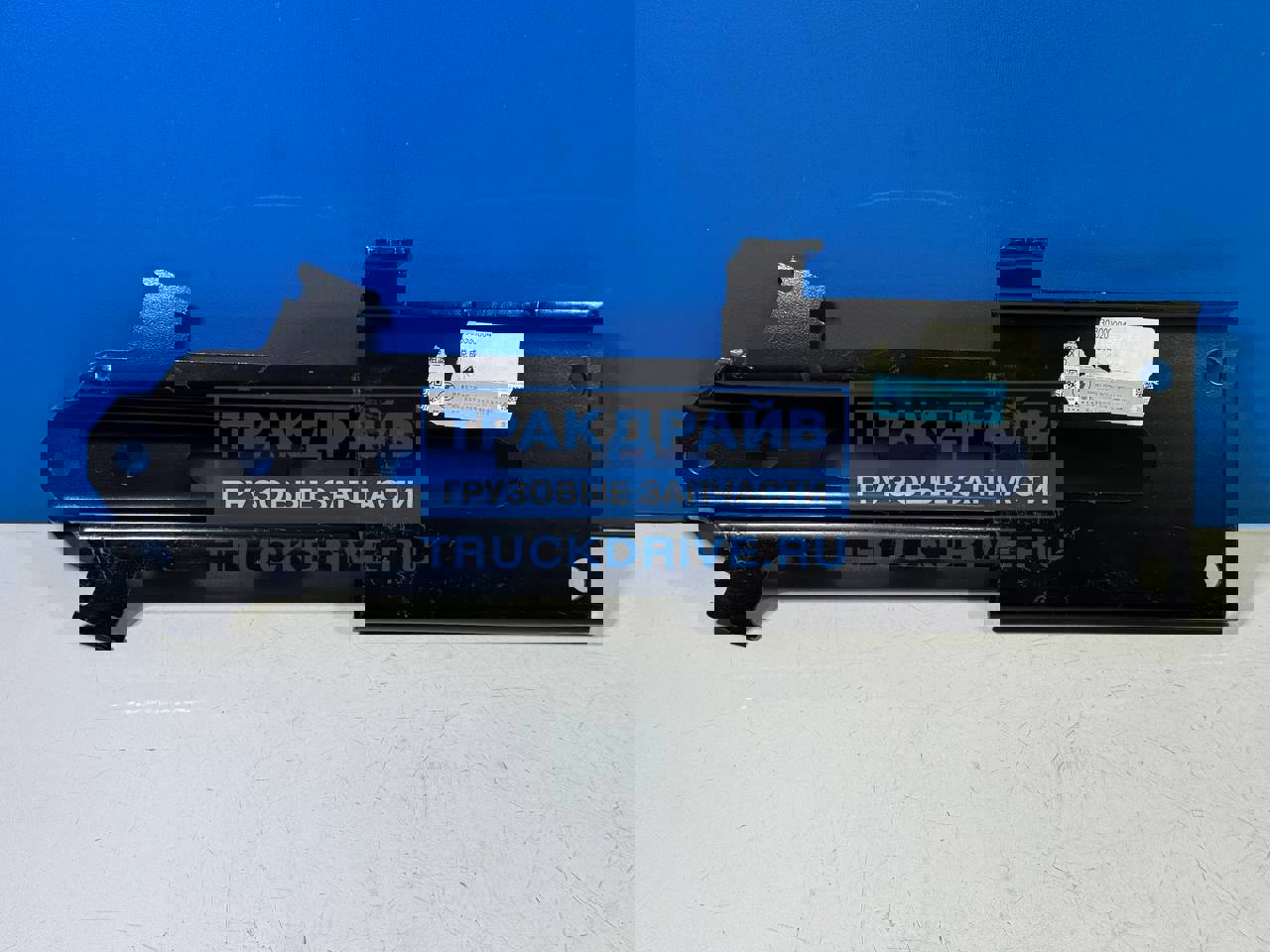 Фото SHACMAN DZ9X259554020 кронштейн топливного фильтра грубой очистки SHACMAN X6000 ОРИГИНАЛ