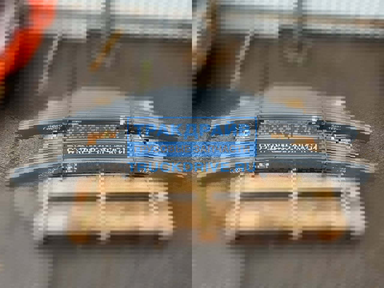 Фото SIMPECO SP30010700 рессора для автомобилей Scania 8-ми листовая с размерами 795*795*90 8*30 мм.