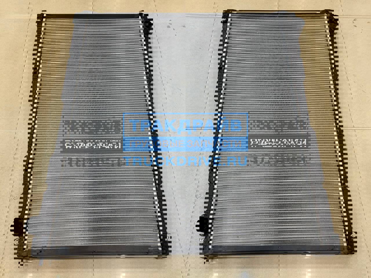 Фото SIMPECO SP90016031 радиатор для автомобилей Скания 5 серия 860*998*40 мм с рамкой