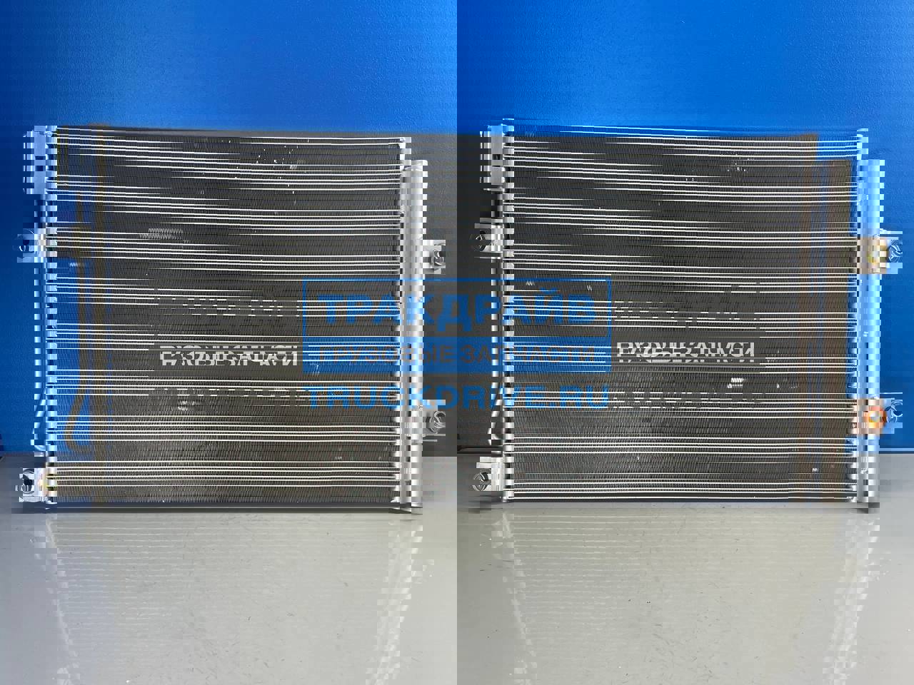 Радиатор кондиционера Sitrak C7H MC13 8х4 6х4 (уценка - замятие сот ...