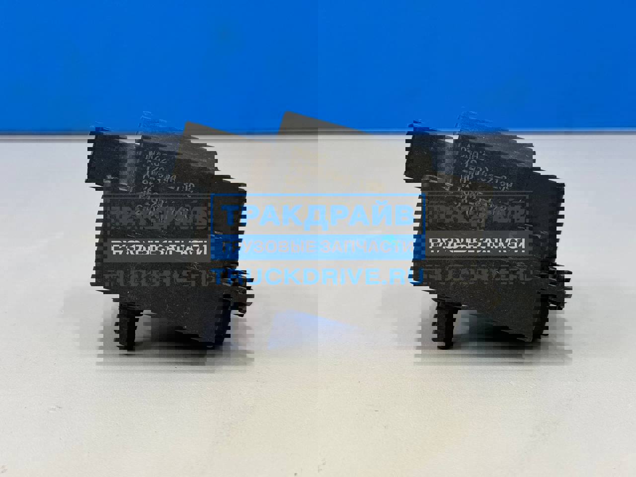 Кронштейн переднего бампера левый 710W416105499 для Sinotruk