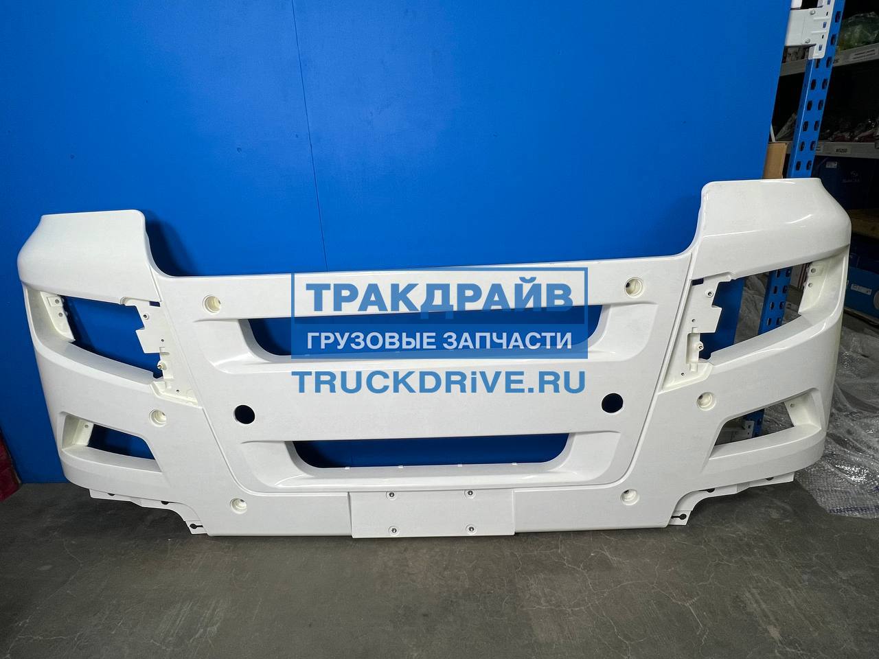 Фото SITRAK 812W416100306УЦЕНКА2 бампер передний для SITRAK C7H MAX (уценка царапины сколы)