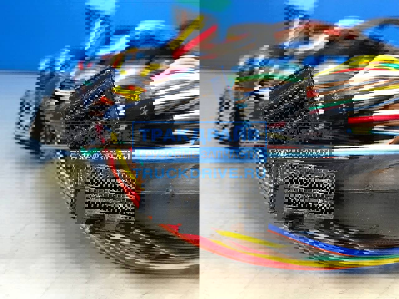 Жгут проводов управления левой дверью Sitrak C7H MAX