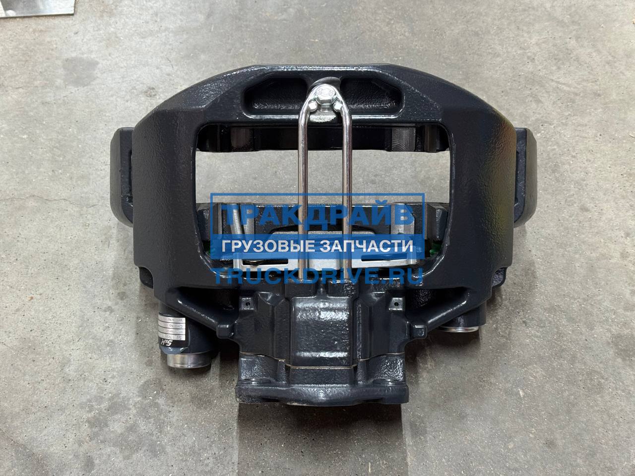 Фото S&K SK108000201 суппорт в сборе со скобой левый Wabco SAF SKRB 9022 
