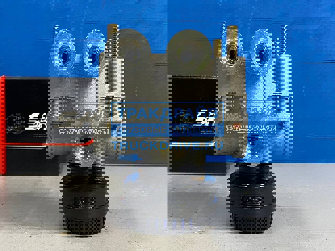 Клапан ускорительный для грузовиков [порт 1 22x1.5, порт 2 2 шт M 22x1 ...
