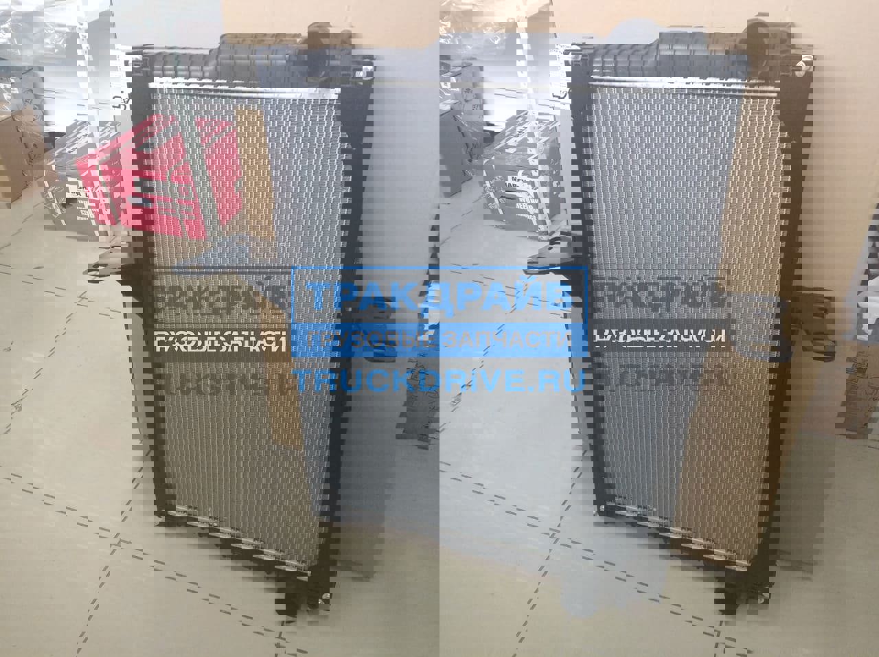Радиатор Рено Мидлум двигатель DXi7 710x549x48 мм c рамкой SK-7240056 ...