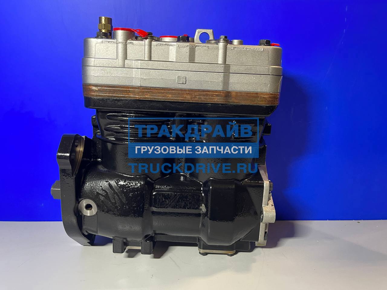 Фото SONDER 160011276 воздушный компрессор Volvo Penta двухцилинд. 720 cc