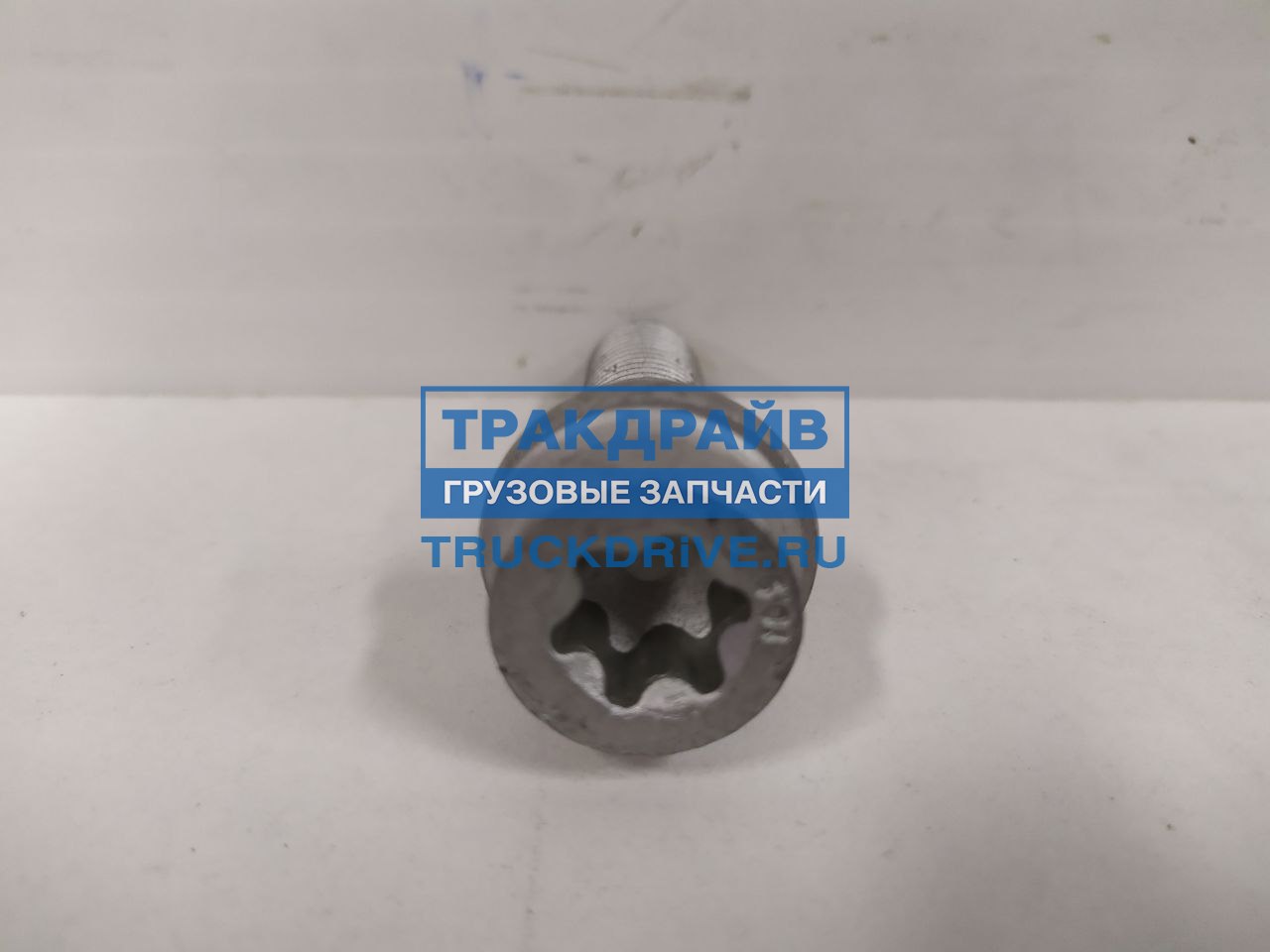 Фото STELLOX 8444006SX болт крепления крышки кронштейна подвески кабины М14*2*50