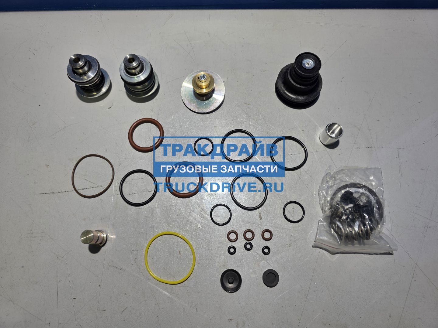 Фото STELLOX 8520218SX ремкомплект блока подготовки воздуха для Volvo F12 (пружина, кольца уплотнительные, стопор)