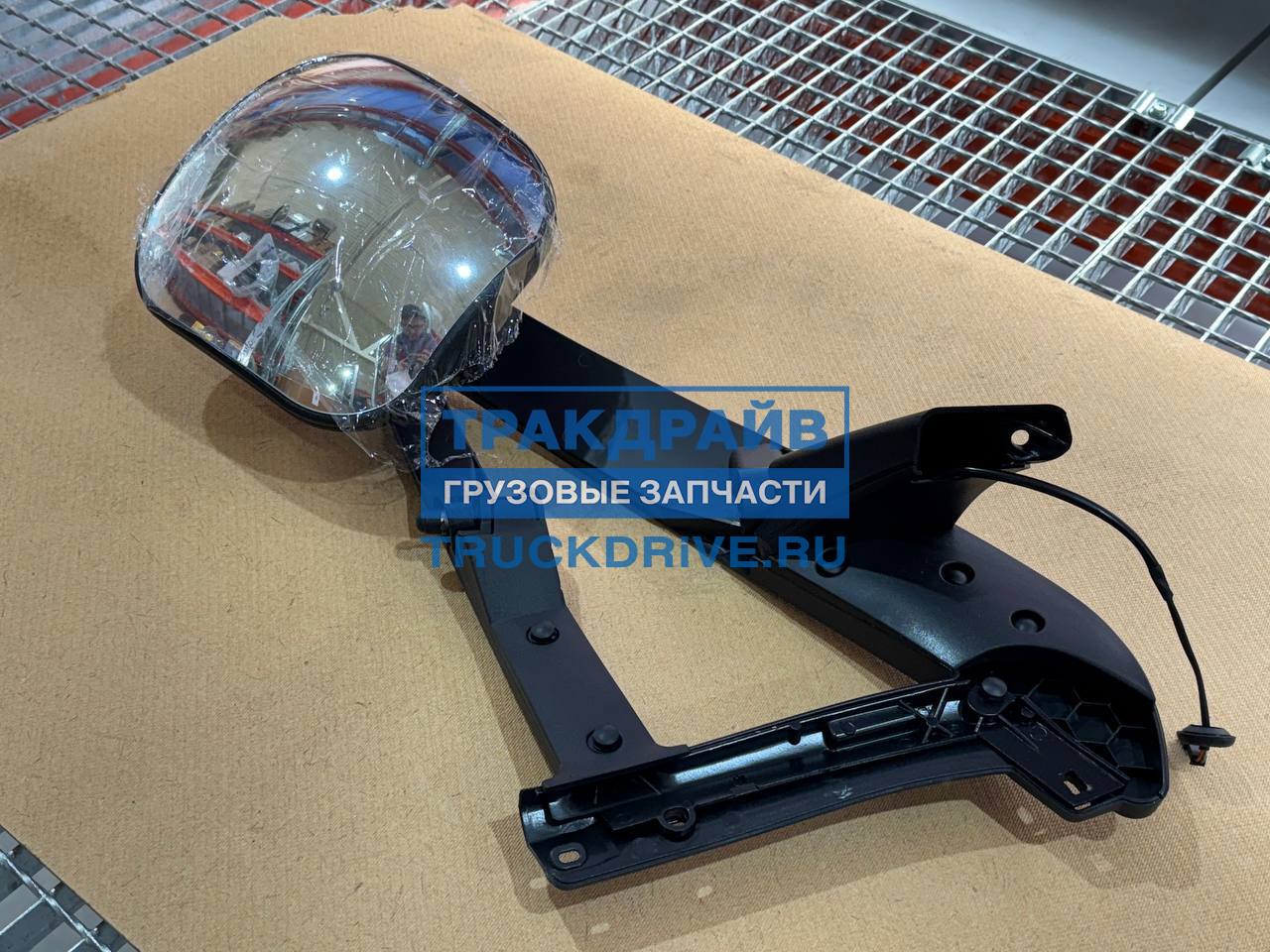 Фото TANGDE TB08B002003 зеркало переднее с кронштейном и подогревом Mercedes Axor