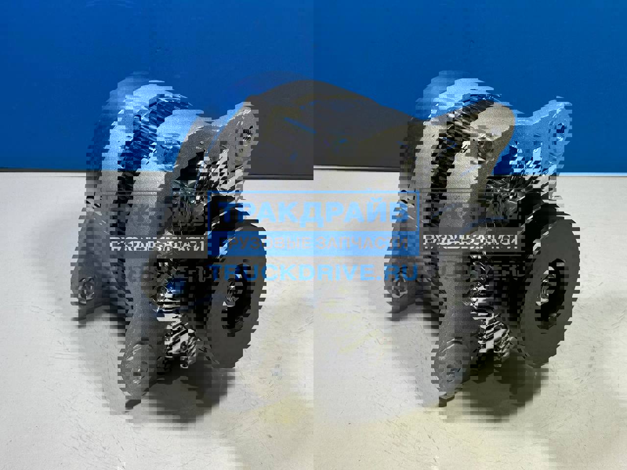 Фото TESLA TECHNICS TT12942 генератор 24V, 60A для Case 580, Case 695ST, Volvo BL71  2