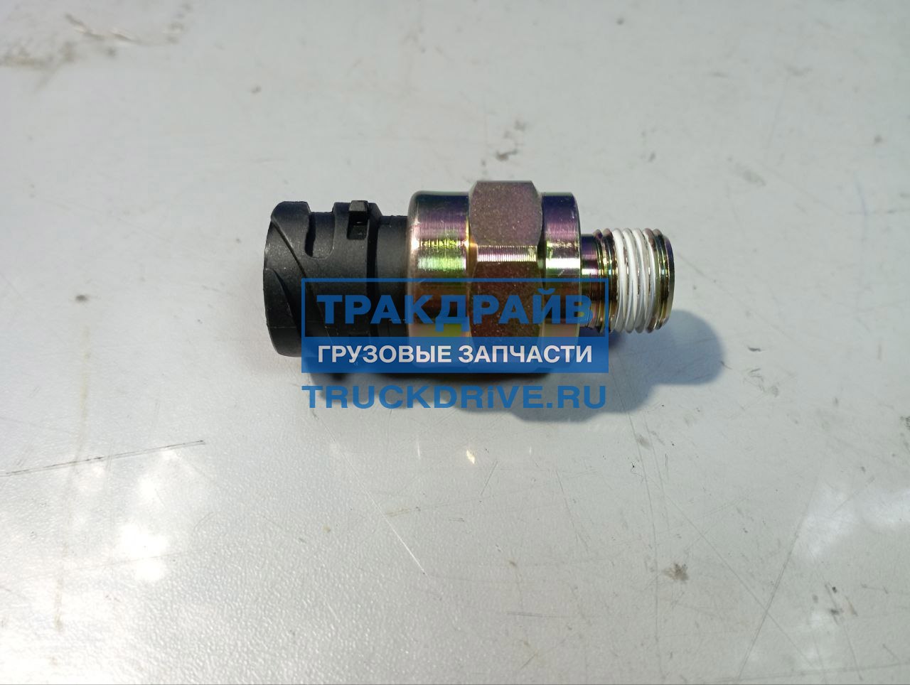 Фото TOPCOVER T01557005 датчик давления воздуха Volvo FH12 FH16 2