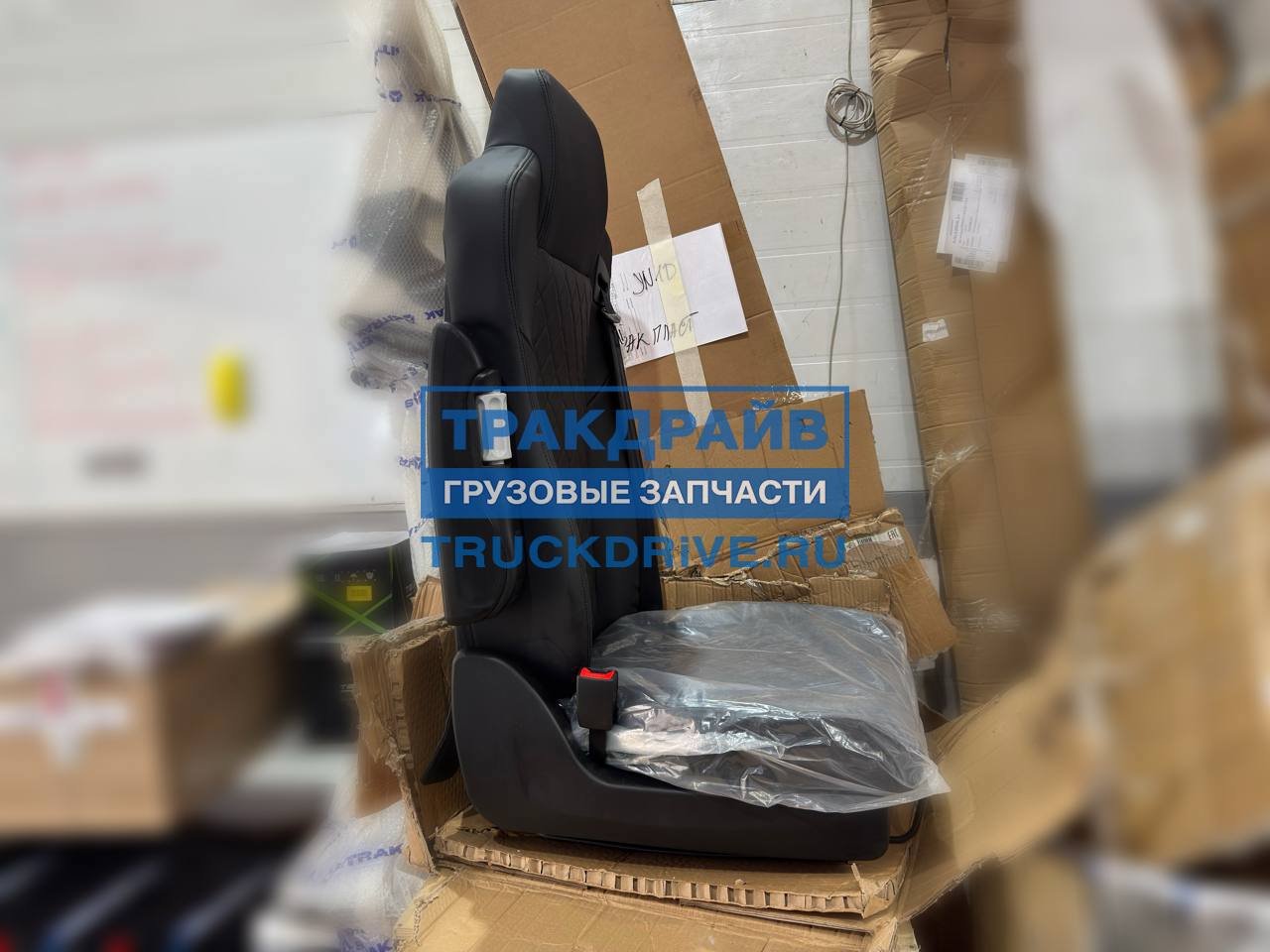 Фото TRUCKPLAST TPL3216010 сиденье водительское в сборе для Man и Sitrak C7H (пневмоподвеска, с подогревом и вентиляцией, экокожа)