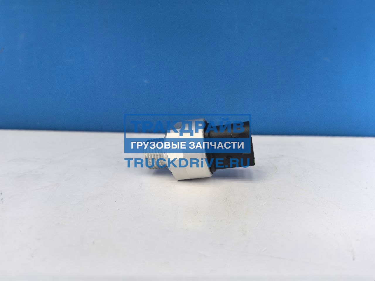 Фото TZERLI TZ1126162 датчик давления пневморессоры T70 для Scania 4 5 series