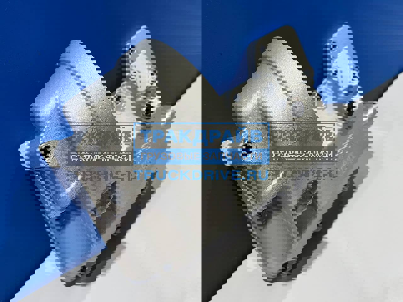 Фото VADEN ORIGINAL 0102108 kорпус масляного радиатора для Mercedes 16-26 с двигателями OM401 OM422 