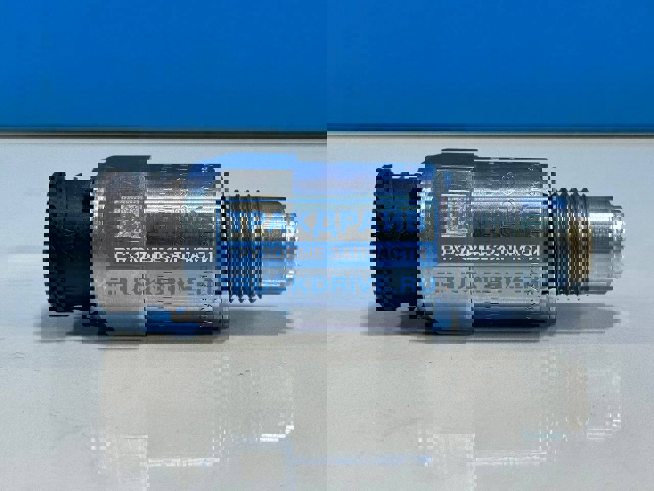 Фото VDO 215920102301 датчик скорости импульсный с круглым разъемом для Камаз 4308 L=25 мм