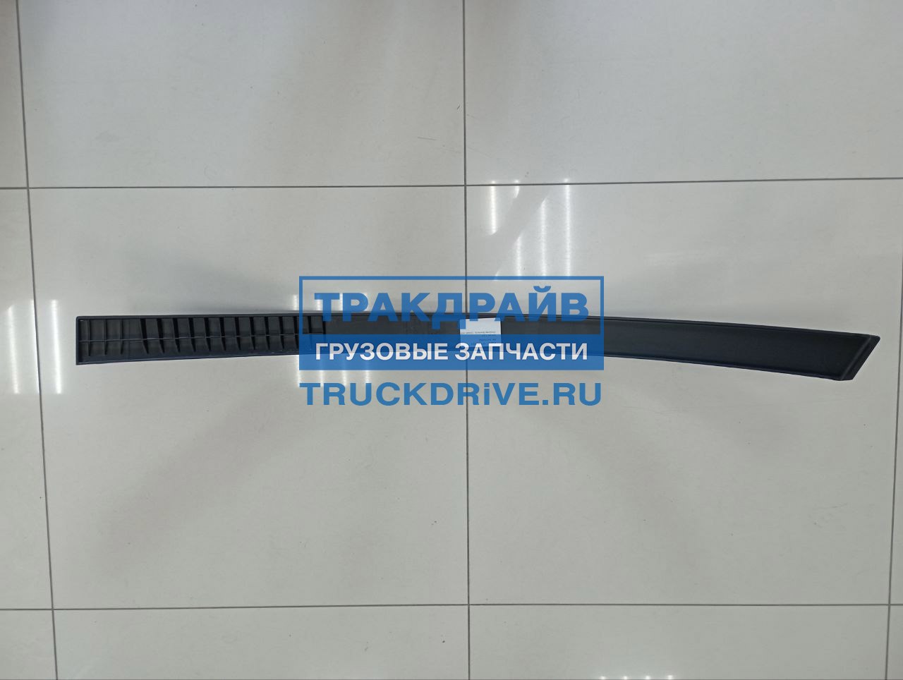 Спойлер бампера Volvo FH4 правая нижняя часть 84038592 VOLVO купить ...