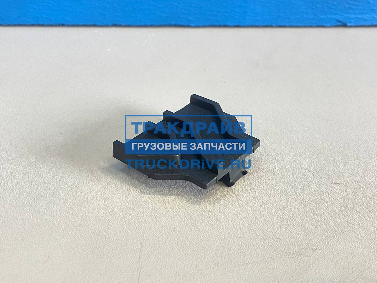 Заглушка решетки радиатора Volvo FH5 84235674 VOLVO купить недорого