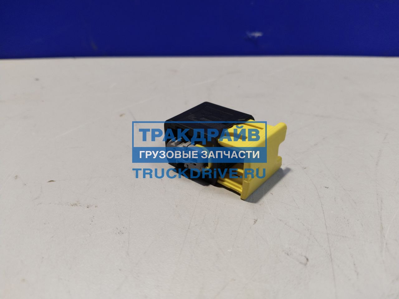 Кожух электроразъема Volvo FH 994225 VOLVO купить недорого