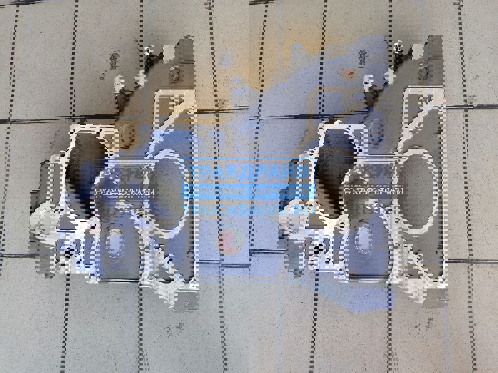 Крышка блока цилиндров Ман Тга D2876 передняя 51063306047 VU306047 ...
