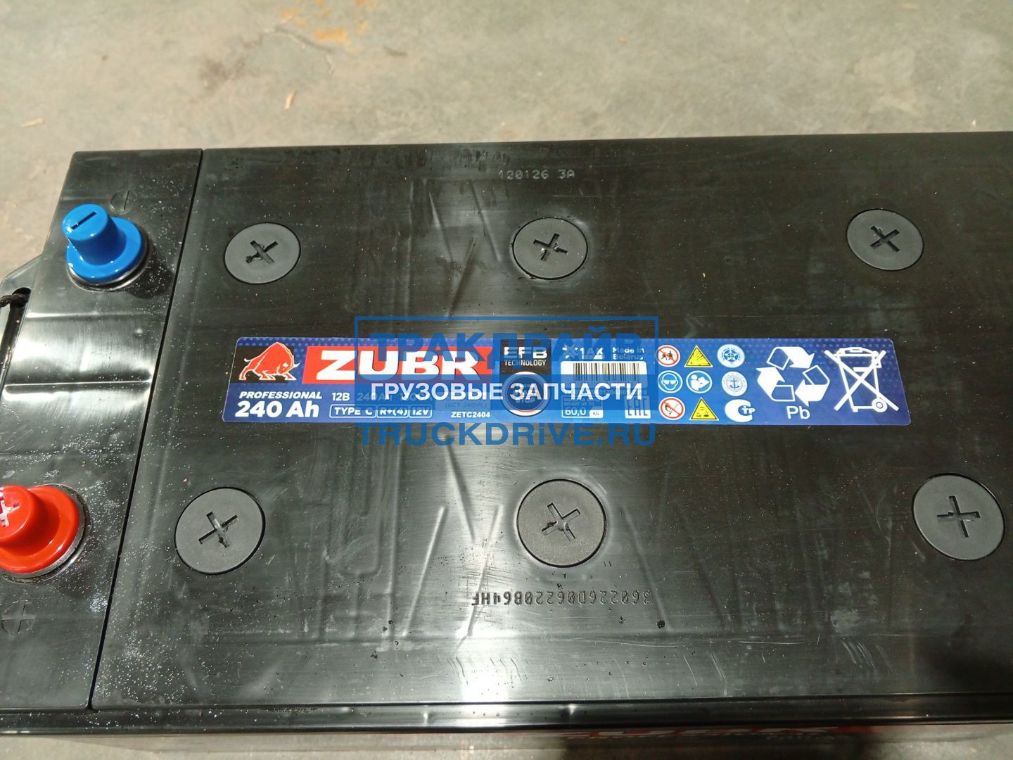 Фото ZUBR ZET2403 аккумулятор ZUBR Professional EFB 240Ah 12V 1300А L+ 518x274x237 (плоская крышка, для тягачей из Китая)